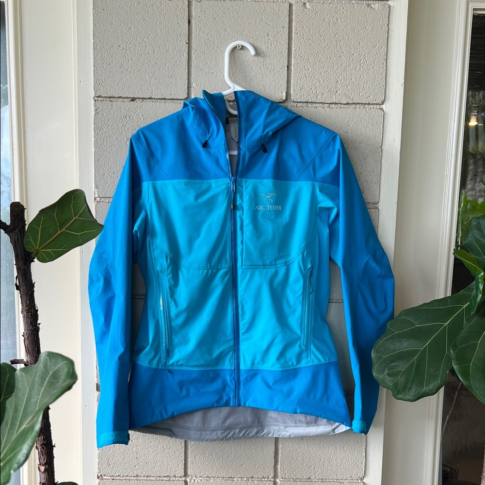 Arc'teryx Two-Tone Blue Women's Hooded Softshell